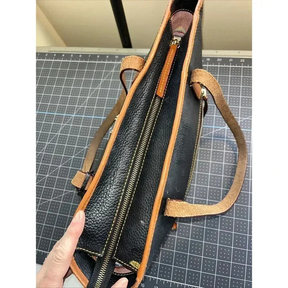 Dooney & Bourke Black and Tan Crossbody Bag - Picture 8 of 11
